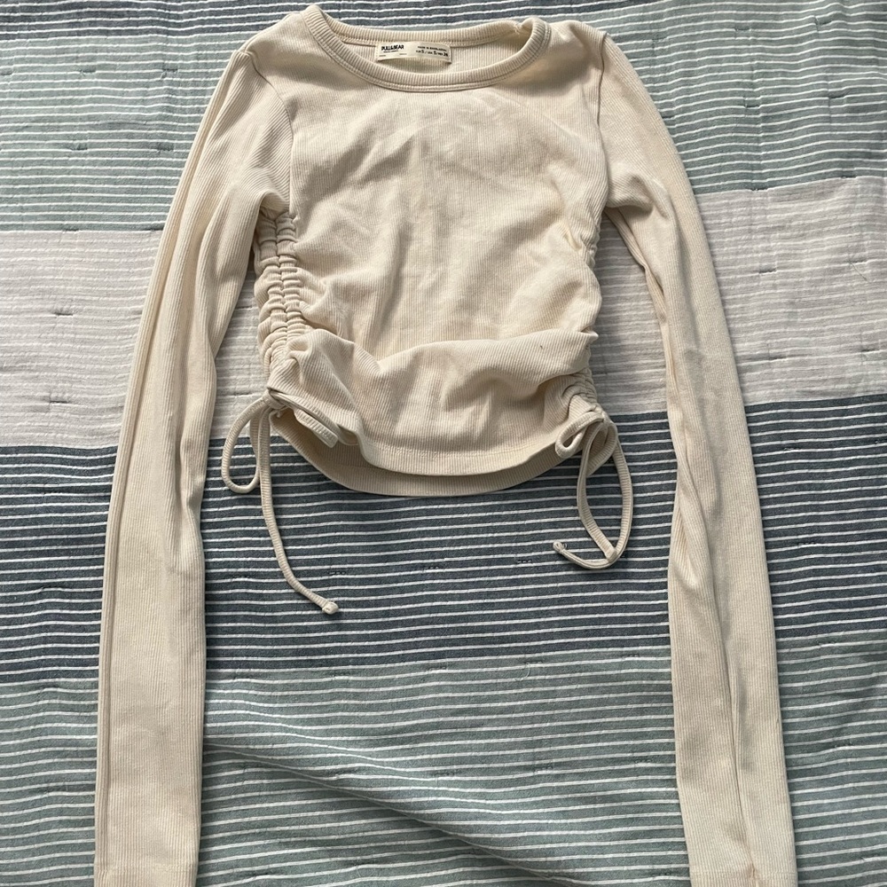 Pull & Bear runched sides long sleeve crop top